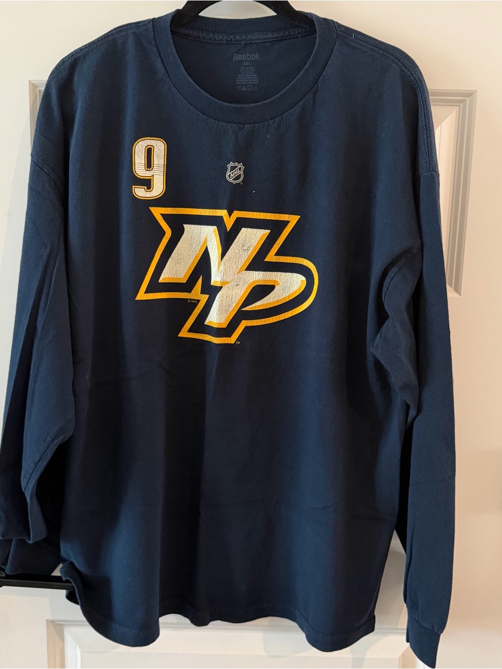 Vintage Reebok Navy Long-Sleeve Hockey Tee Number 9 Forsberg Nashville predators
